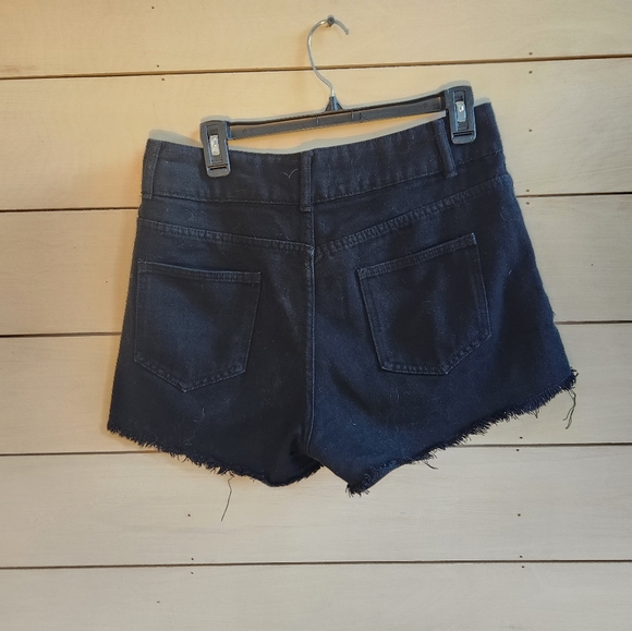 Solid ripped raw cut shorts - Picture 3 of 3